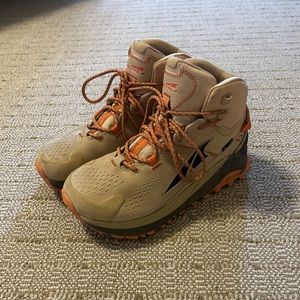 Altra - Olympus 5 Mid Hiking Boots (gortex)